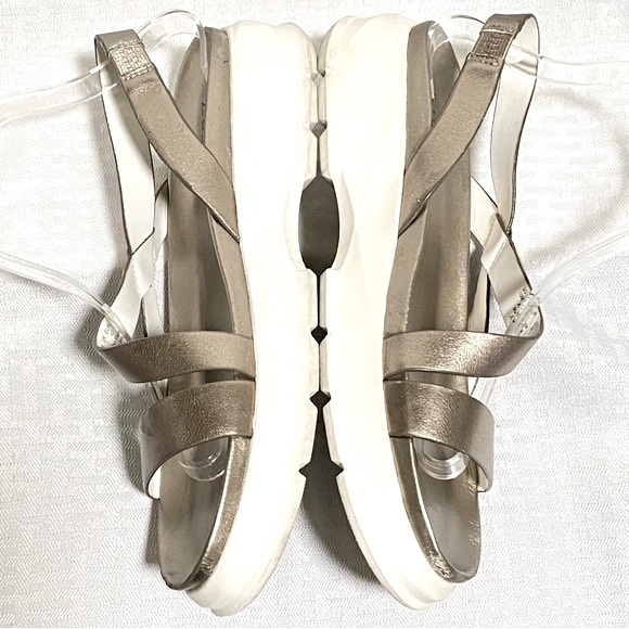 NATURALIZER JUBALEE METALLIC SANDALS - Picture 7 of 11